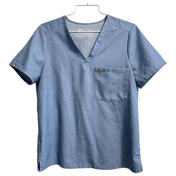 Figs Tops - Women’s Catarina One-Pocket Scrub Top Light Blue Size Medium